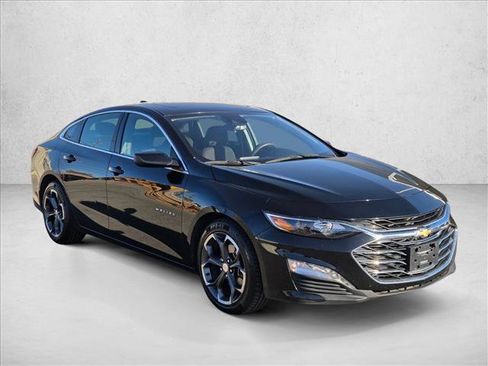 Used 2023 Chevrolet Malibu LT image 3