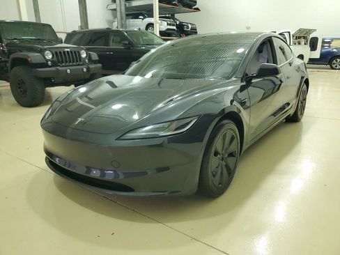 Used 2025 Tesla Model 3 Long Range RWD image 3
