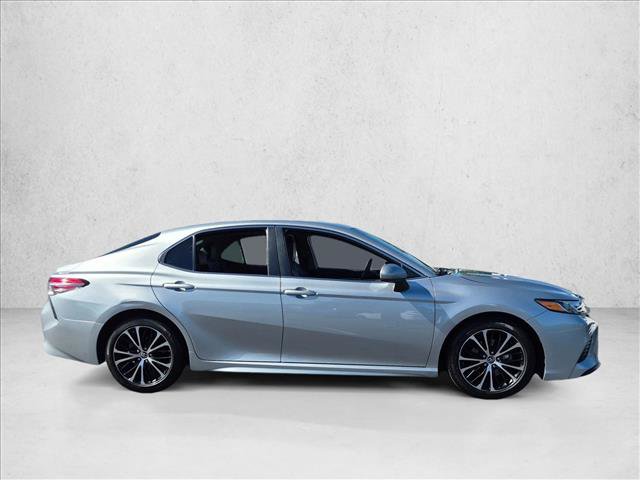 Used 2018 Toyota Camry SE FWD image 4