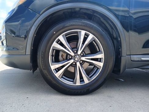 Used 2017 Nissan Rogue SL w/ SL Premium Package FWD image 5