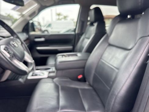 Used 2017 Toyota Tundra Limited w/ Limited Premium Package AWD/4WD image 9