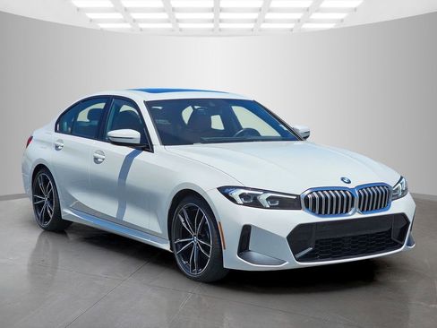 Certified 2023 BMW 330i Sedan w/ M Sport Package RWD image 8