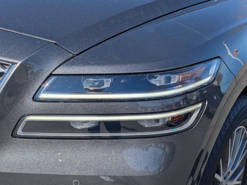 Used 2021 Genesis GV80 2.5T AWD/4WD image 12