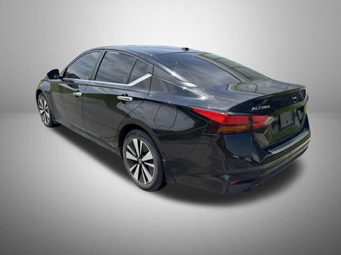 Used 2022 Nissan Altima 2.5 SV w/ SV Premium Package FWD image 4
