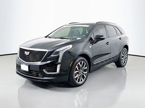 Certified 2023 Cadillac XT5 Sportv w/ Technology Package image 3