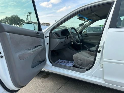 Used 2002 Toyota Camry LE image 6