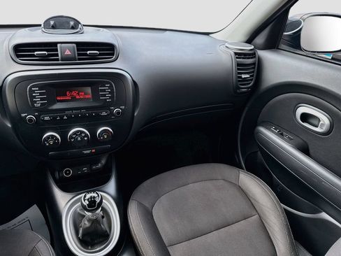 Used 2016 Kia Soul FWD image 25