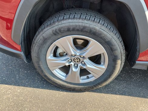 Used 2023 Toyota RAV4 XLE image 7