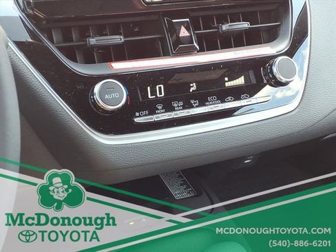 Used 2026 Toyota Corolla SE w/ SE Package FWD image 18