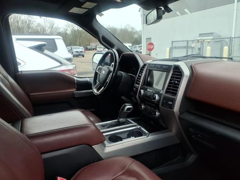 Used 2018 Ford F150 Platinum w/ Equipment Group 701A Luxury image 8