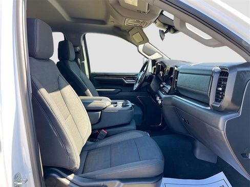 Used 2025 GMC Sierra 1500 Elevation image 29