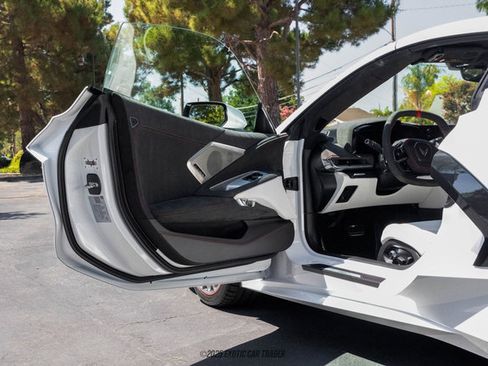 Used 2023 Chevrolet Corvette Stingray Premium Cpe w/ Z51 Performance Package image 32