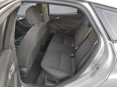Used 2016 Ford Focus SE FWD image 13