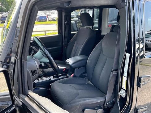 Used 2017 Jeep Wrangler Unlimited Sport w/ Quick Order Package 24S AWD/4WD image 24