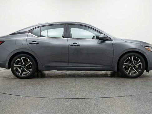 Used 2025 Nissan Sentra SV image 11
