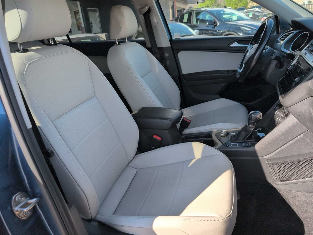 Used 2019 Volkswagen Tiguan SE AWD/4WD image 11