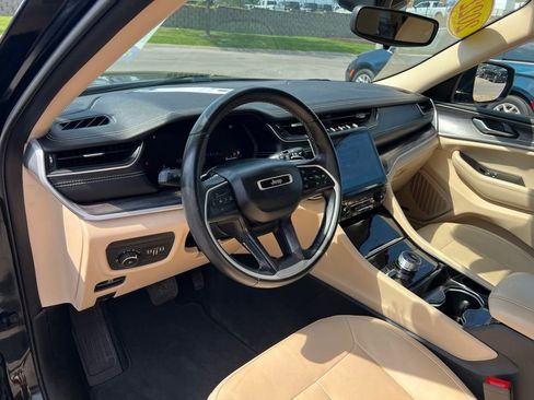 Used 2022 Jeep Grand Cherokee L Limited image 17