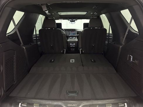 Used 2023 GMC Yukon Denali w/ Advanced Technology Package image 21