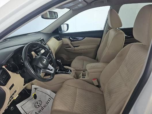 Used 2017 Nissan Rogue SV w/ SV Premium Package AWD/4WD image 7