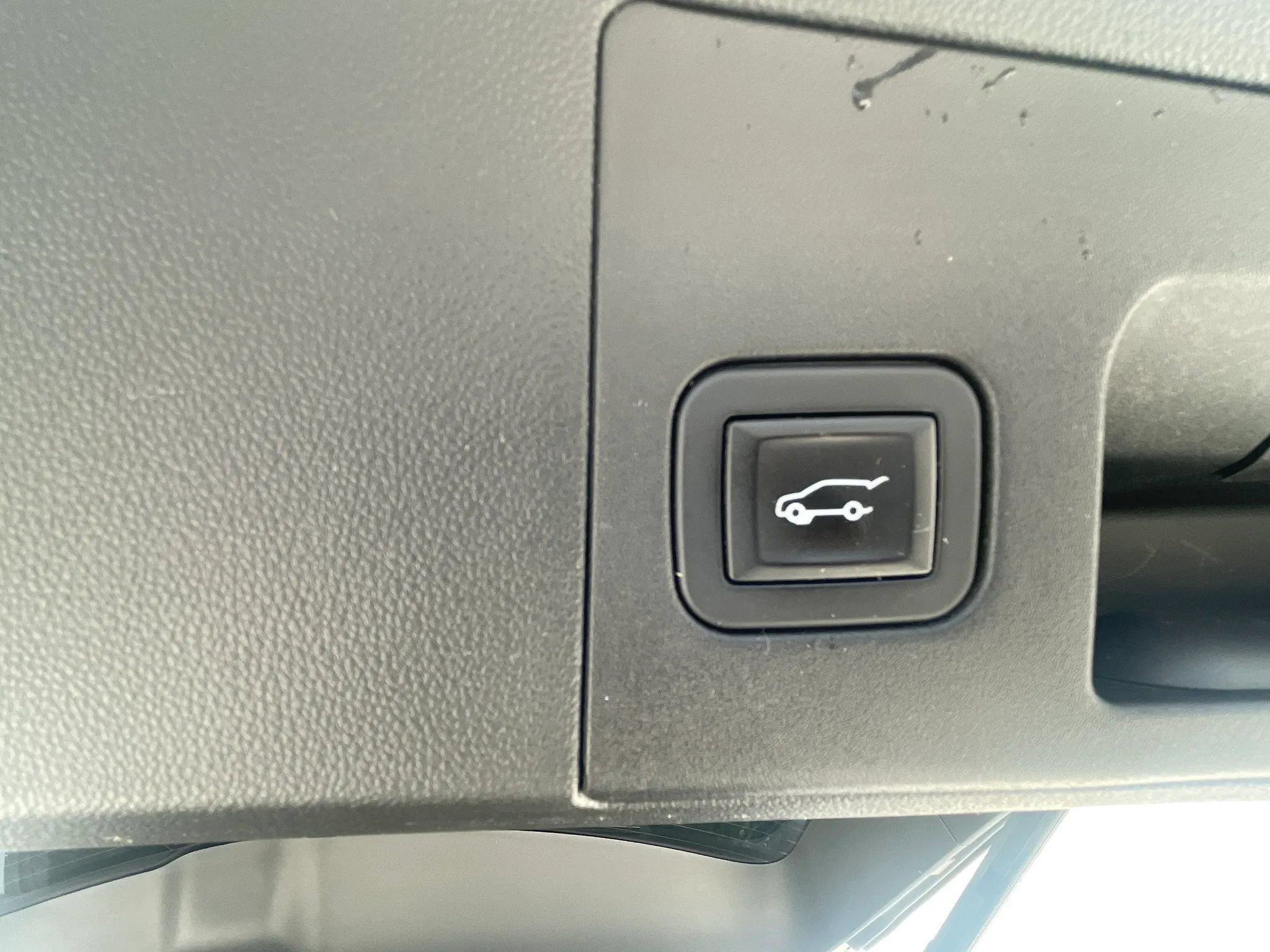 Used 2017 Cadillac XT5 Luxury w/ Driver Awareness Package FWD image 32