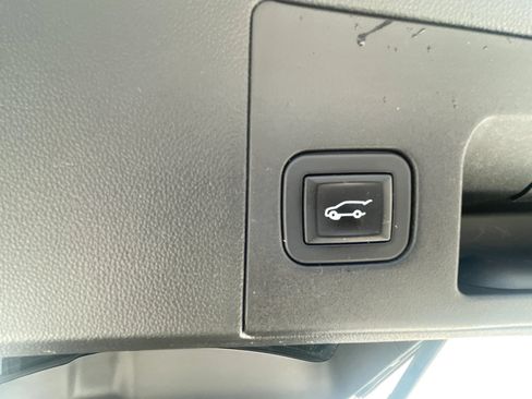 Used 2017 Cadillac XT5 Luxury w/ Driver Awareness Package FWD image 32