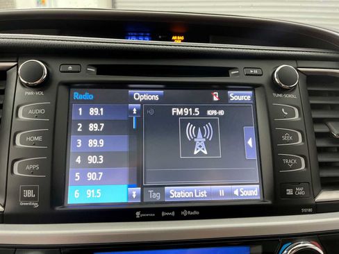 Used 2017 Toyota Highlander Limited Platinum AWD/4WD image 18