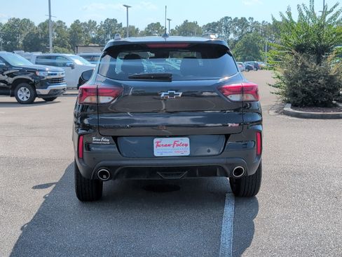 Used 2023 Chevrolet TrailBlazer RS w/ Convenience Package FWD image 4