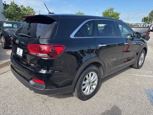 Used 2020 Kia Sorento LX FWD image 25