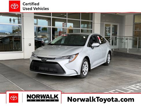 Used 2026 Toyota Corolla LE FWD image 1