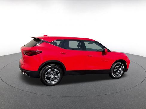 Used 2025 Chevrolet Blazer LT FWD image 13