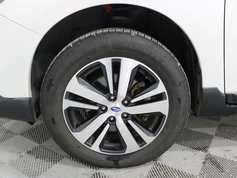 Used 2018 Subaru Outback 2.5i Limited AWD/4WD image 34