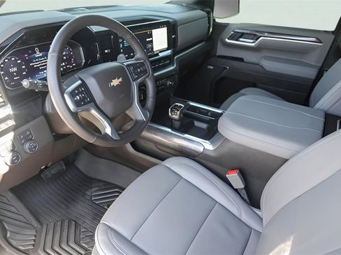 Used 2026 Chevrolet Silverado 1500 LTZ image 13