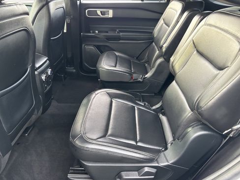 Used 2020 Ford Explorer XLT w/ Equipment Group 202A image 20