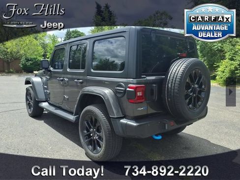 Used 2023 Jeep Wrangler Unlimited Sahara w/ Cold Weather Group AWD/4WD image 6