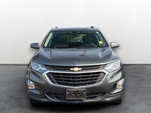 Used 2018 Chevrolet Equinox LT w/ Sun & Infotainment Package AWD/4WD image 2