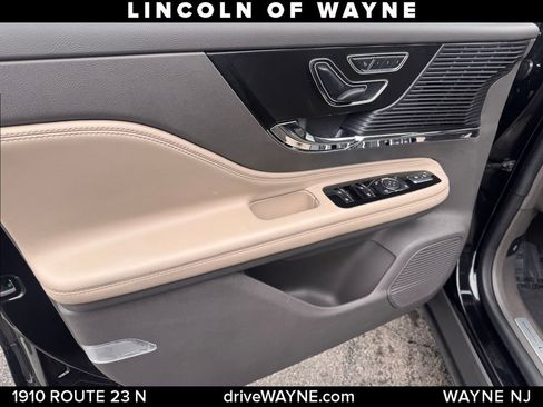 Certified 2022 Lincoln Corsair AWD w/ Premium Package image 13