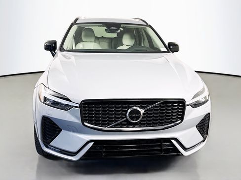 Used 2024 Volvo XC60 B5 Ultimate w/ Protection Package Premier image 2