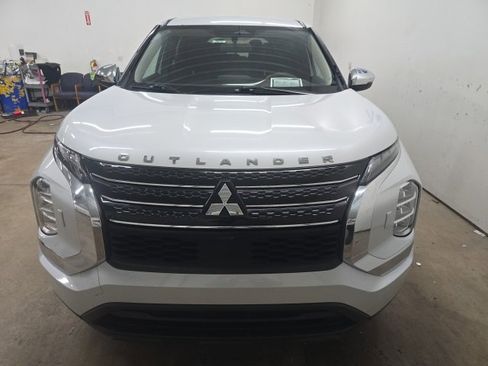 Used 2022 Mitsubishi Outlander ES image 20