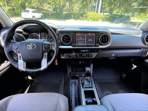 Used 2022 Toyota Tacoma SR5 AWD/4WD image 7