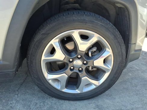 Used 2019 Jeep Compass Limited FWD image 10