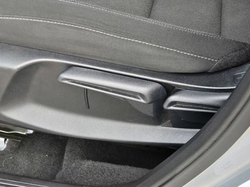 Used 2025 Honda CR-V LX image 14