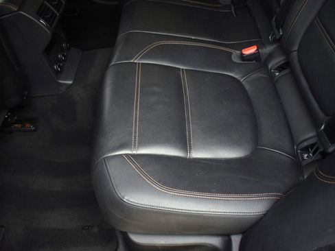 Used 2019 Jaguar F-PACE Prestige image 36