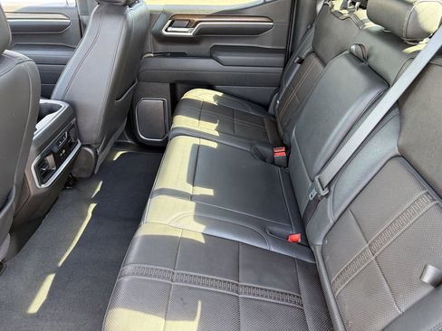 Used 2025 Chevrolet Silverado 1500 High Country w/ High Country Premium Package AWD/4WD image 13