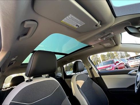 New 2025 Volkswagen Taos SE image 25