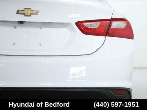 Used 2020 Chevrolet Malibu LS FWD image 43