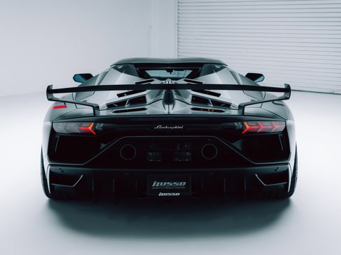 Used 2020 Lamborghini Aventador SVJ image 34