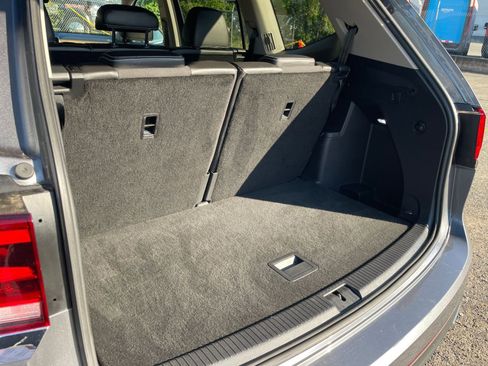 Used 2024 Volkswagen Atlas SE image 34