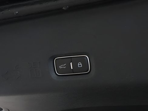 Used 2025 Ford Expedition Platinum w/ Platinum Ultimate Package AWD/4WD image 31