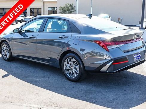 Used 2025 Hyundai Elantra Hybrid FWD image 4