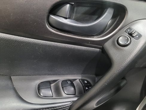 Used 2018 Nissan Rogue Sport S w/ S Appearance Package image 27